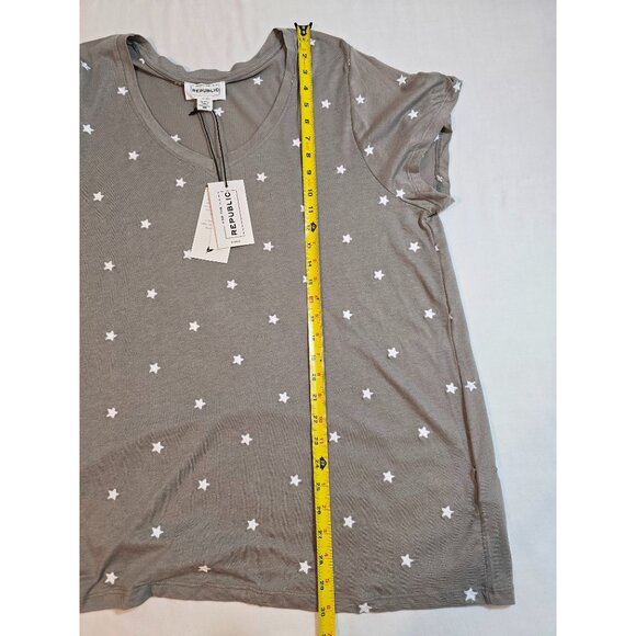 For The Republic Grey Star Print V-Neck Short Sleeve Top Size 2X Cotton/Modal Bl - Picture 11 of 14